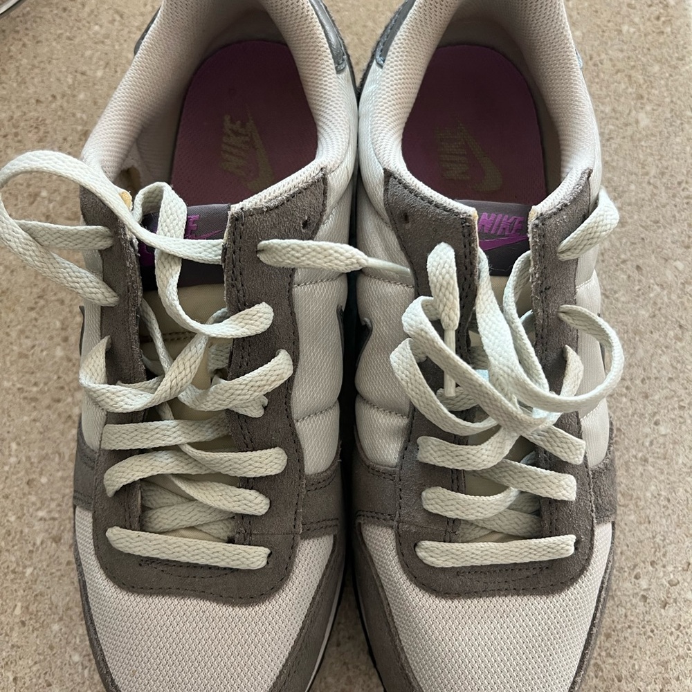 Nike Women's White and Gray Sneakers
